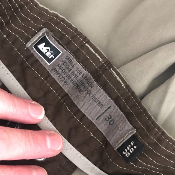 REI Boundry Athletic Cargo Shorts - 50 UPF - Picture 2 of 8